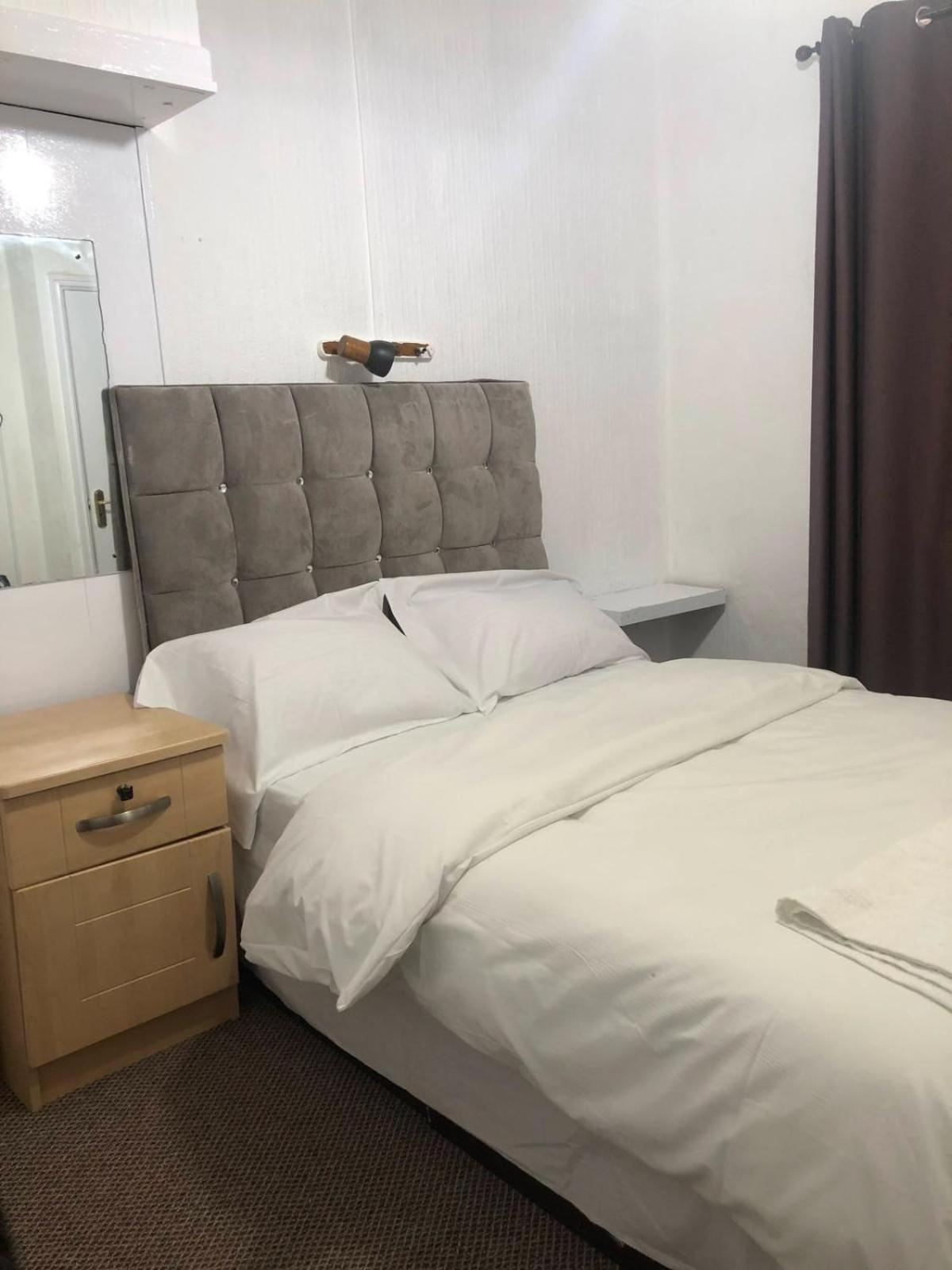 Saji Hotel Ilford Luaran gambar